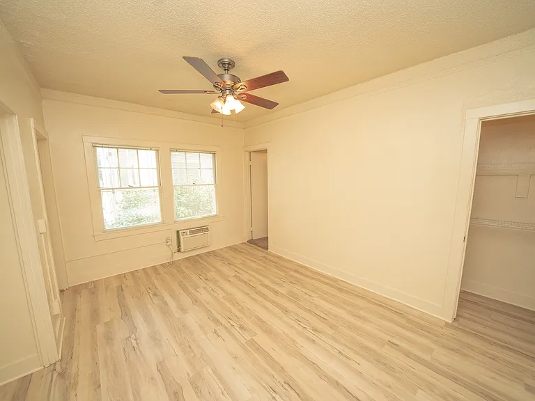 818 25th St #216 — Photo 5