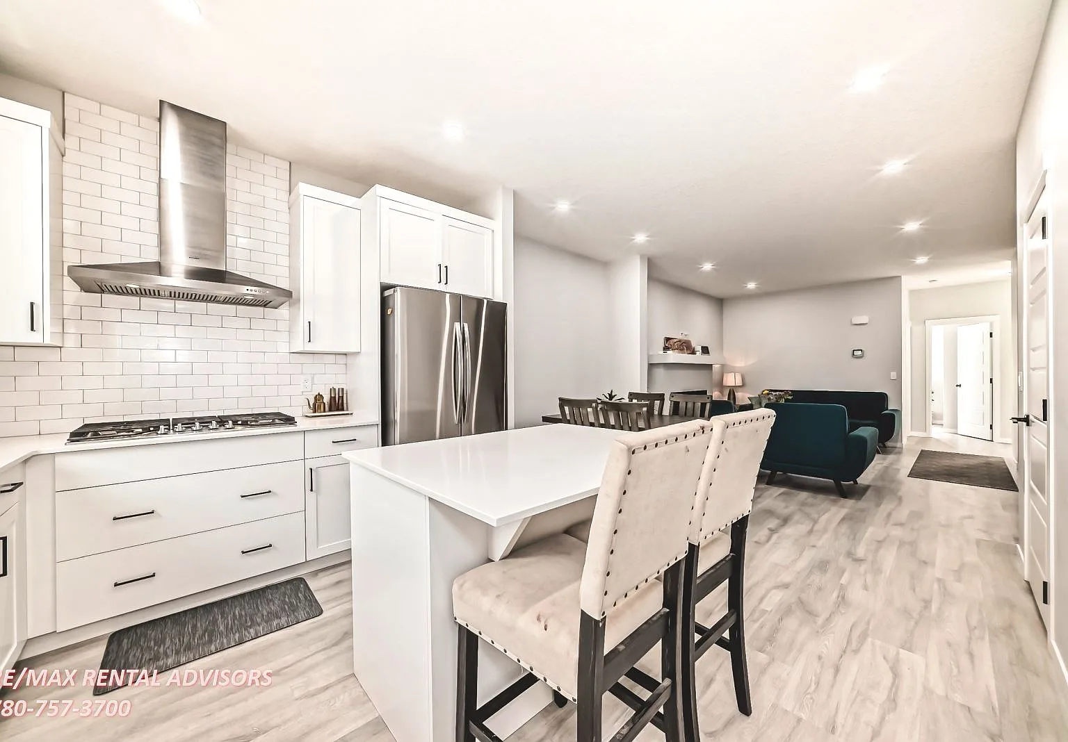 UPPER 404 Lucas Boulevard Northwest — Photo 4
