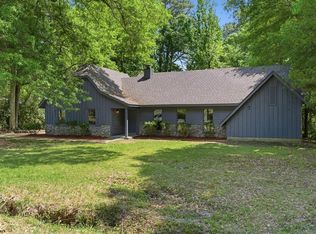 1110 Forest Hills Dr, Laurel, MS 39440