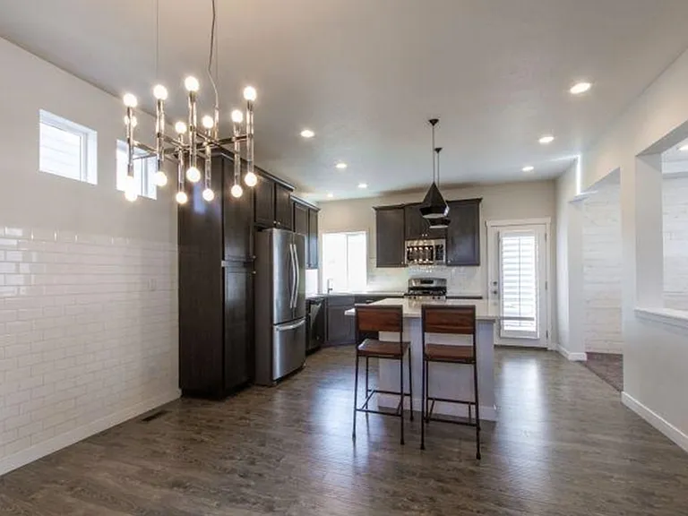 364 S 780 E — Photo 17