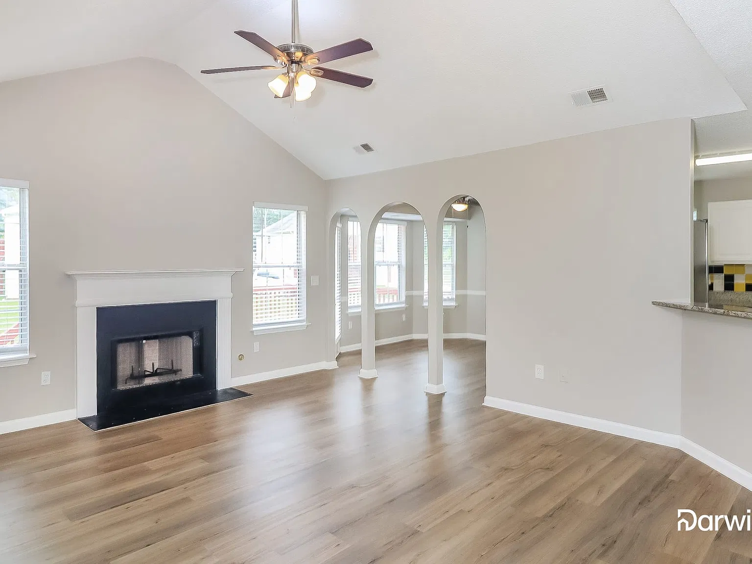 4 bed, 2.0 bath, 1508 sqft, $2,125 — Photo 2