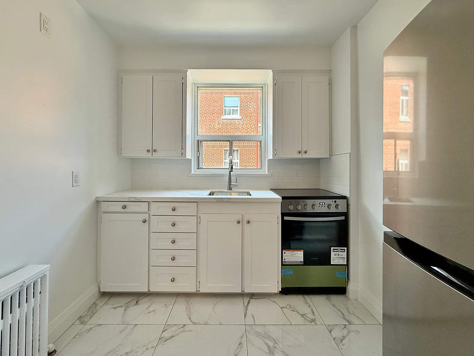 2 bed, 750 sqft, $2,190 — Photo 4