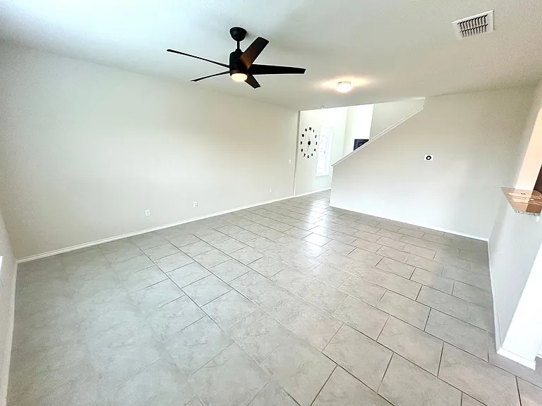 10398 Martin Crk — Photo 6