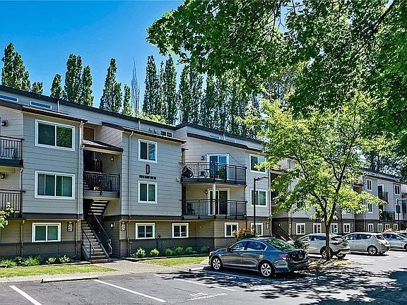3rd image of 15819 NE Leary Way APT D305