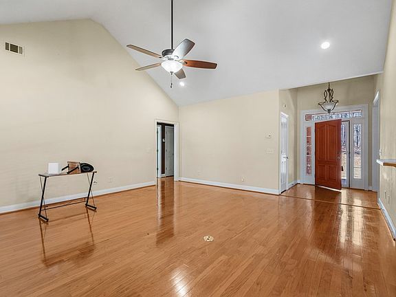 5th image of 445 Scooter Dr
