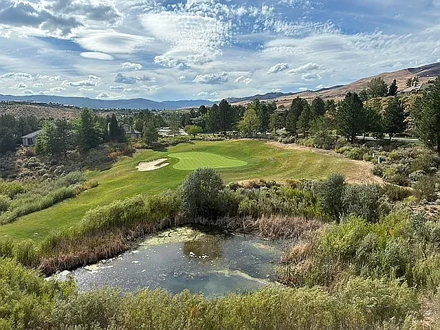 2 bed, 2.5 bath, 2459 sqft, $4,600 — Photo 2