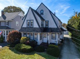 160 S Centre Ave, Rockville Centre, NY 11570