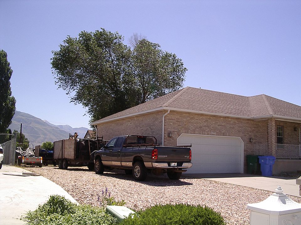 2nd image of 12441 S Covey Ln