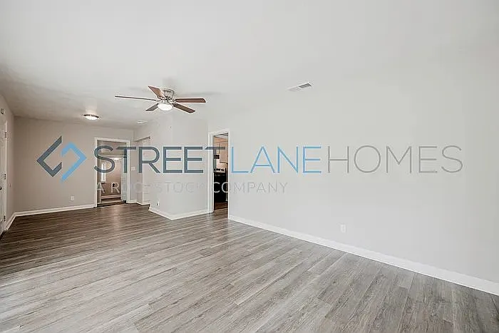 4 bed, 2.5 bath, 1752 sqft, $1,550 — Photo 4