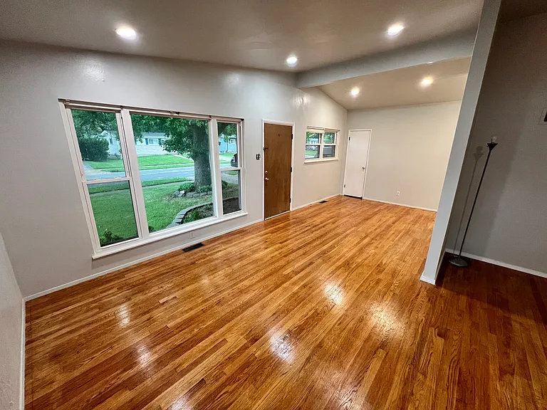 345 Moule Dr — Photo 10
