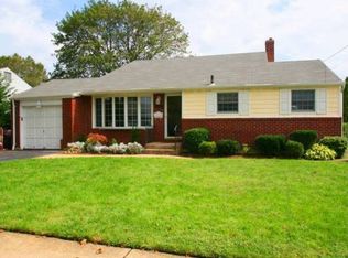 391 Charles Ave, Massapequa Park, NY 11762