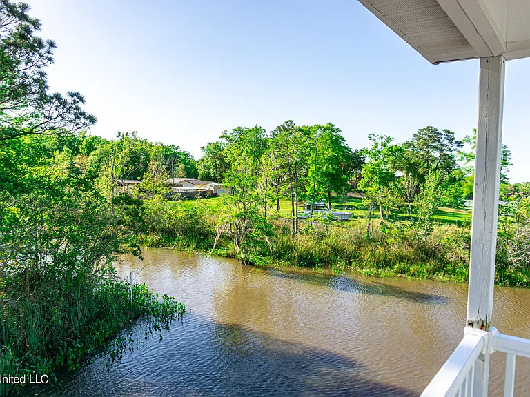 1102 Stanfield Point Rd #B — Photo 14