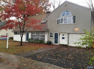 72 Ward Plz, Teaneck, NJ 07666