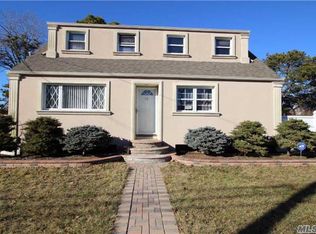 19 Chestnut Rd, Amityville, NY 11701
