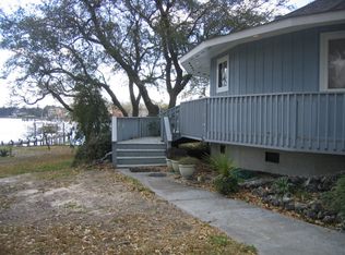 386 Beacon Ln, Sneads Ferry, NC 28460