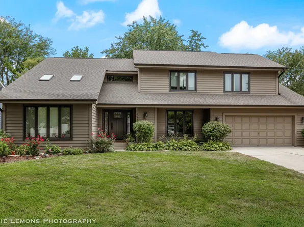 512 Peacock Ct, Naperville, IL 60565