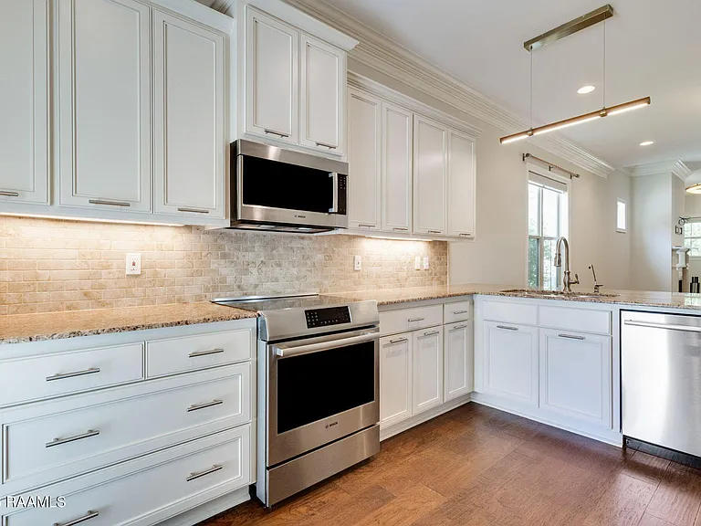 405 S Montauban Dr — Photo 16