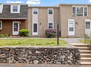 17 Cannongate Rd APT 93, Tyngsboro, MA 01879