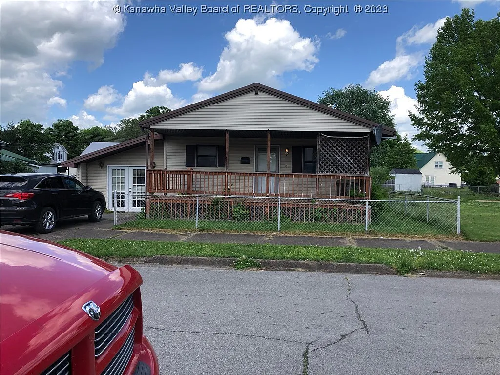 3 Henry St photo 1
