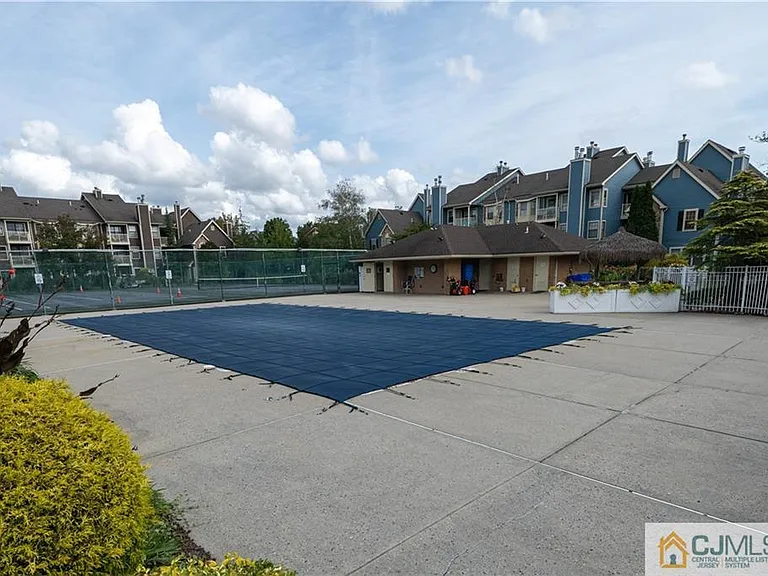 336 Cozzens Ct — Photo 58