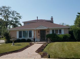 825 E Grant Dr, Des Plaines, IL