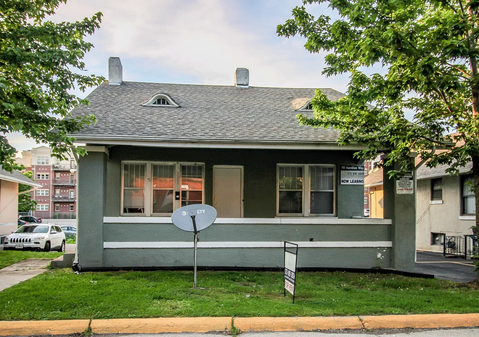 4bed/2bath House right Downtown!! — Photo 1