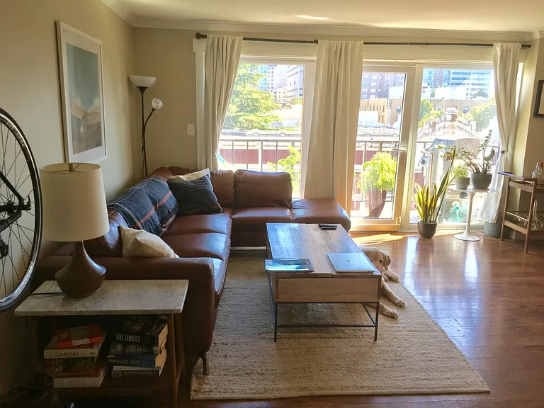 1300 University St #5B — Photo 4