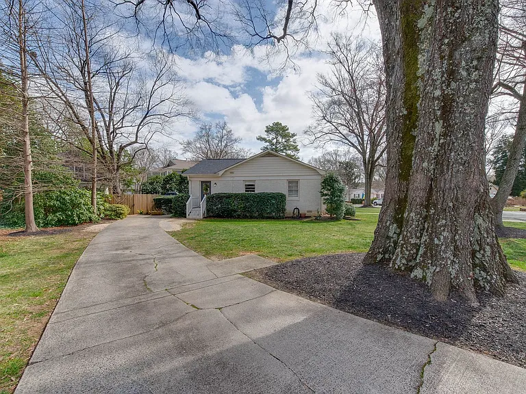 3221 Sunset Dr — Photo 59