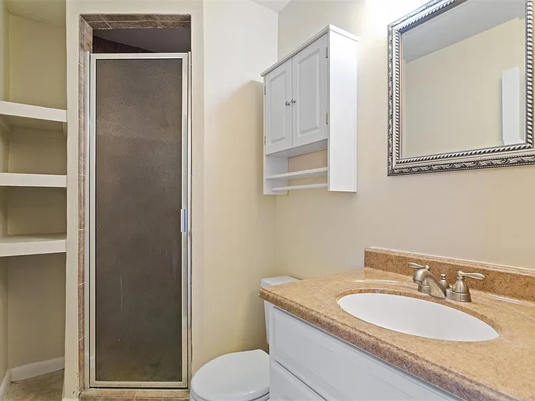 2635 SW 35th Pl #301 — Photo 23