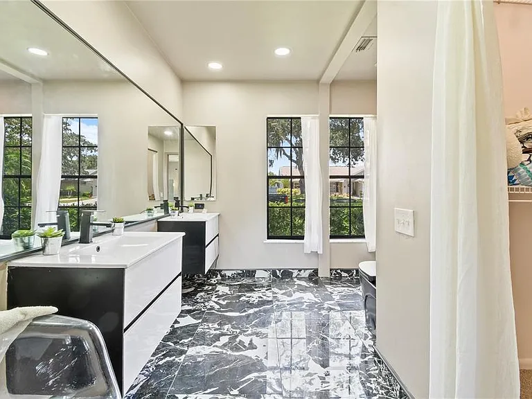2906 Windridge Dr — Photo 12