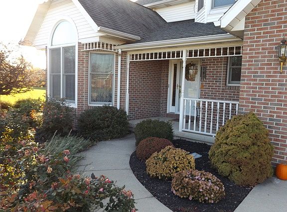 2nd image of 211 Hanover Ct #8