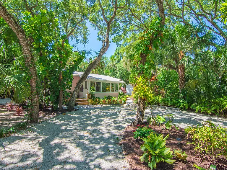 1930 W Shell Ln — Photo 41