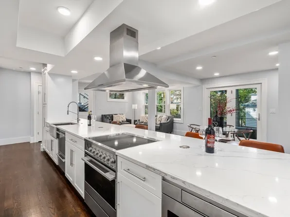 111 Winthrop Rd #1, Brookline, MA 02445