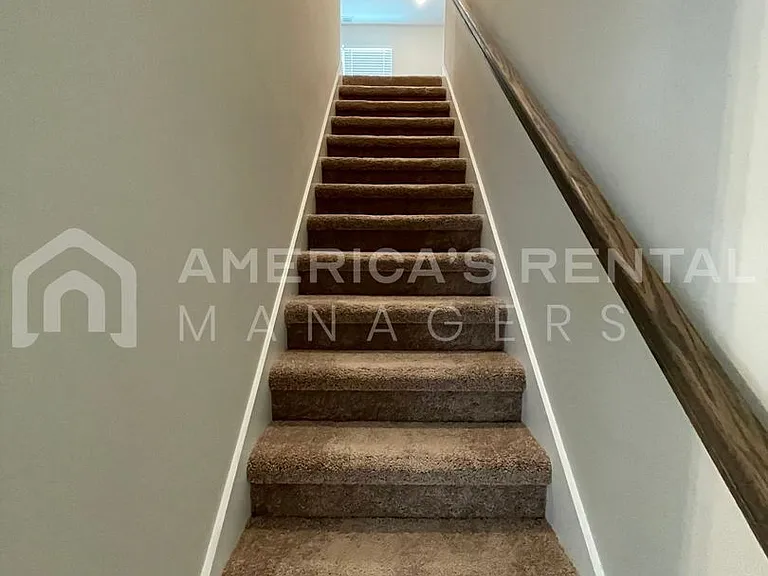 55 Kings Way — Photo 22