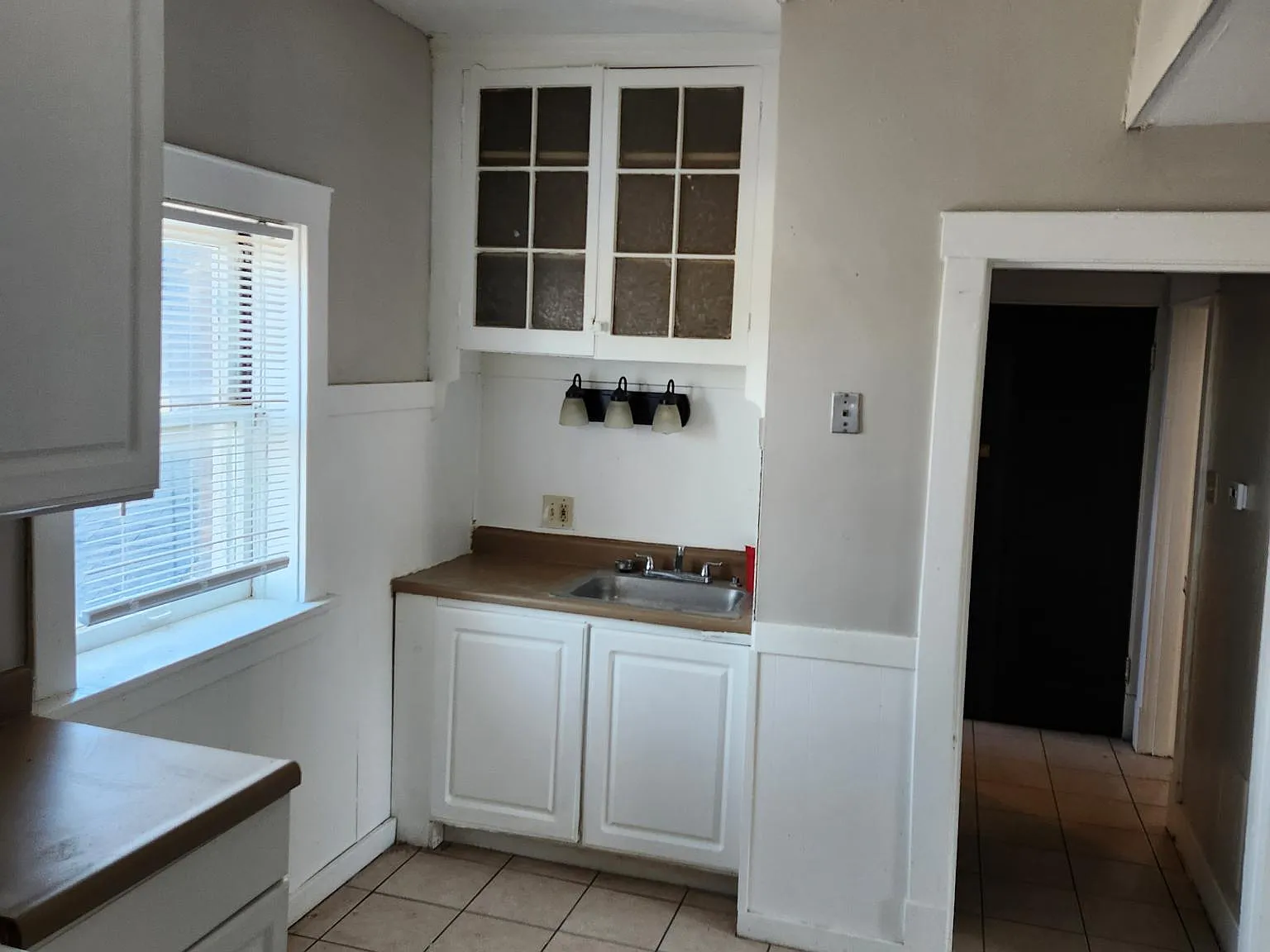 2 bed, 1800 sqft, $1,100 — Photo 3