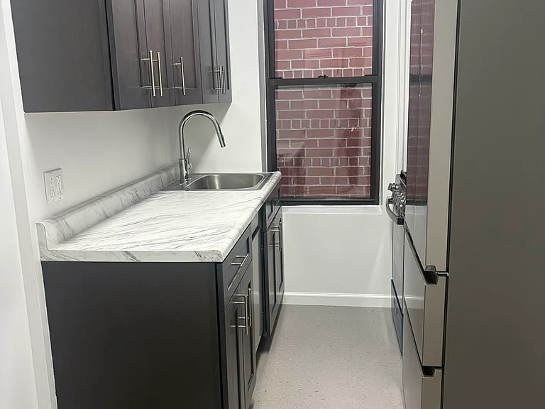 440 E 6th St #5A — Photo 8