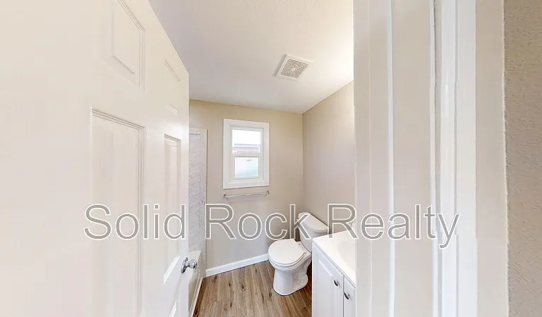 2413 E Saint Vrain St #101 — Photo 5