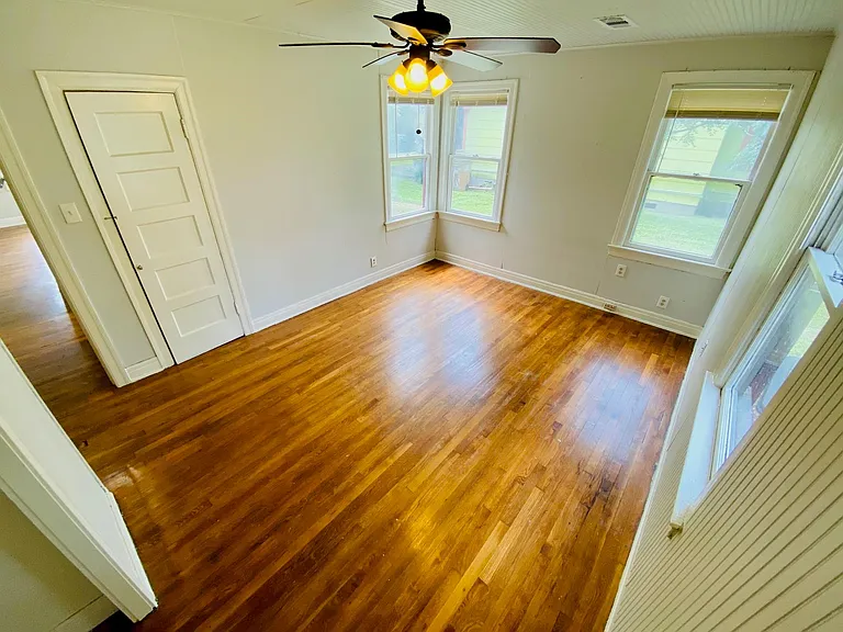 4902 Caswell Ave #A — Photo 18