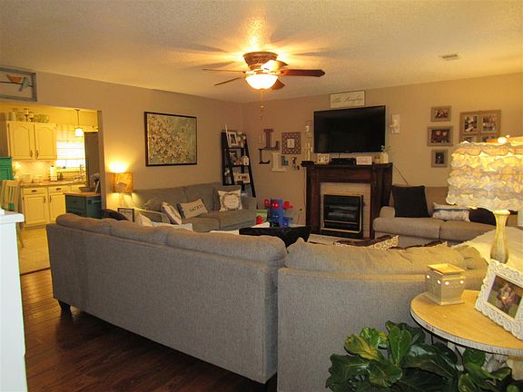 4th image of 420 White Oak Cir