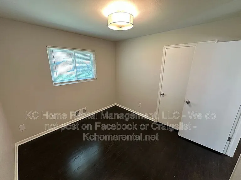 5012 Powell Ave — Photo 18