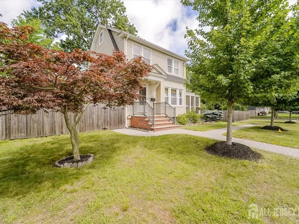 122 Coleman St, Middlesex, NJ 08846