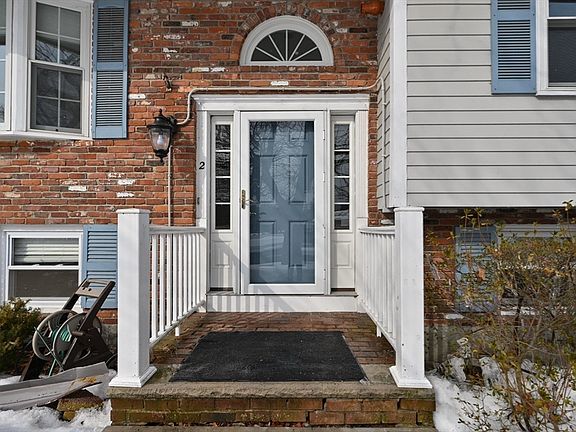 2nd image of 2 Iroquois Rd