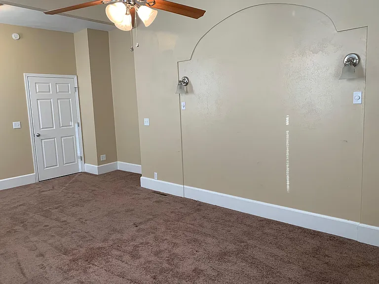 306 W Ash St — Photo 7
