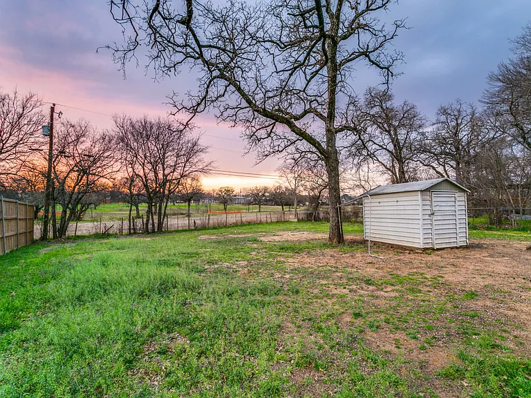 1224 Woodsey Ct — Photo 4