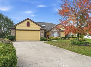 8401 Pember Brook Dr, Fort Wayne, IN 46804