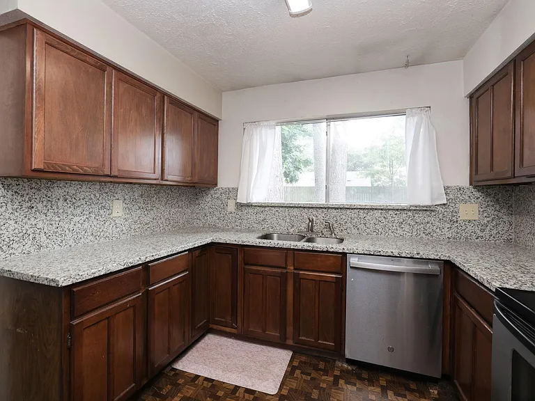 4623 Whispering Rock Ln — Photo 11
