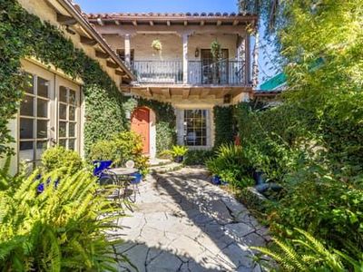 6119 Lindenhurst Ave, Los Angeles, CA, 90048