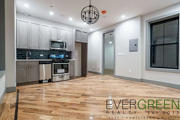 Rented by Evergreen Apartments BK | media 7