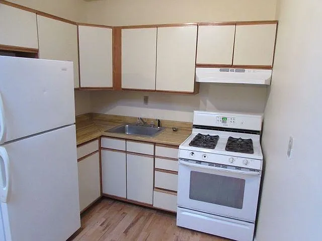 518 Adams St #REAR HOUSE — Photo 6