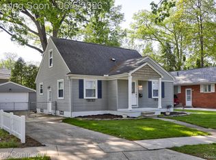 1218 Hoffman Ave, Royal Oak, MI 48067